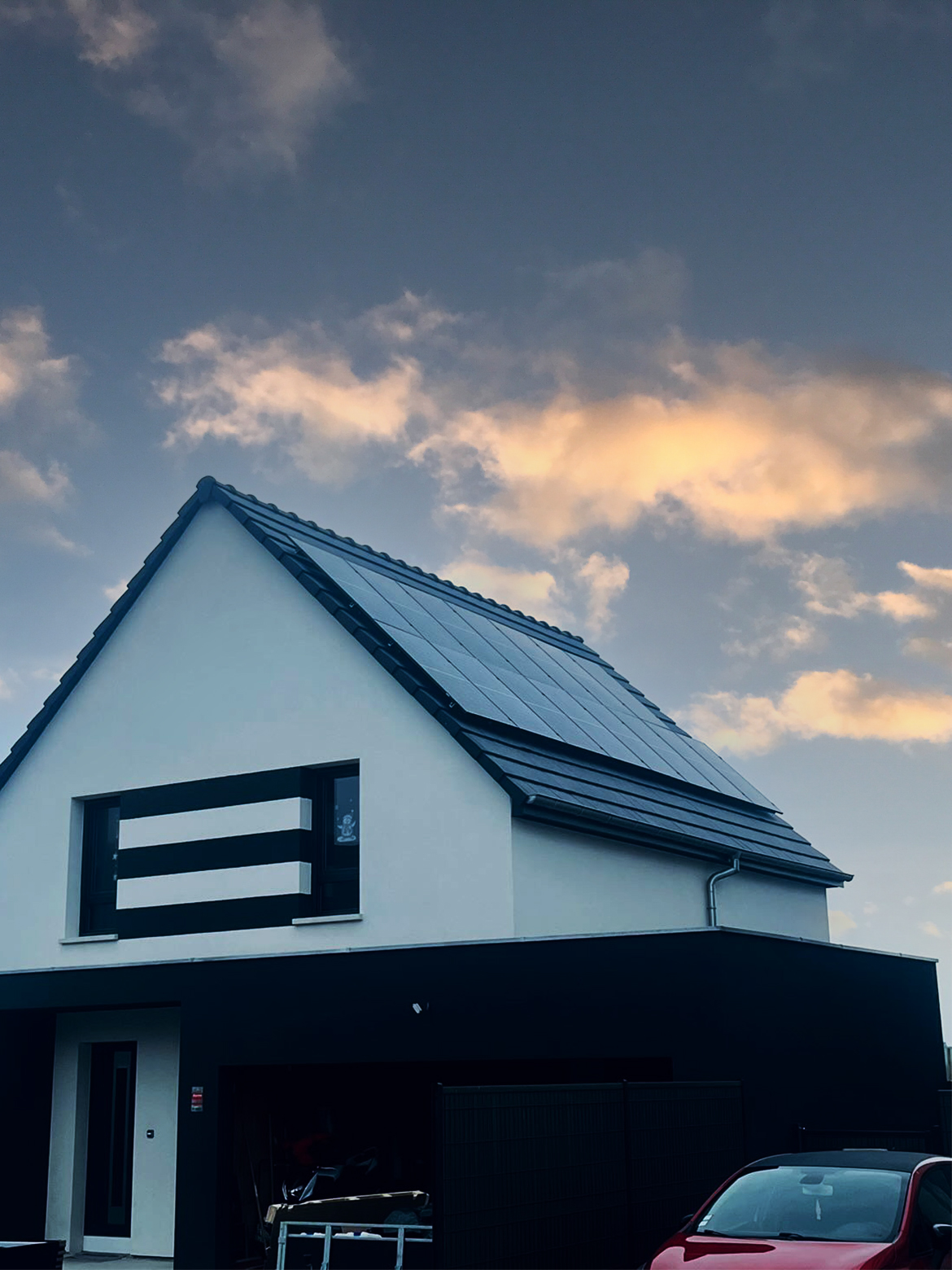 Photo d'une installation de panneaux solaires chez Alsace Solution Habitat société dans le domaine des énergies renouvelables basée à Hoerdt en Alsace